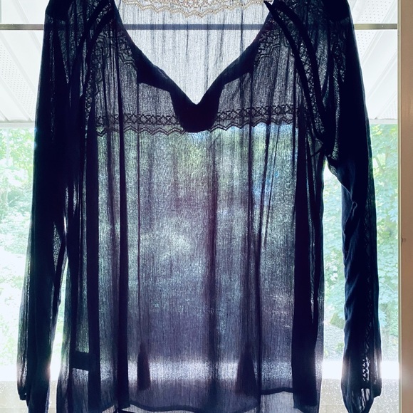 Embroidered blouse - Picture 7 of 8